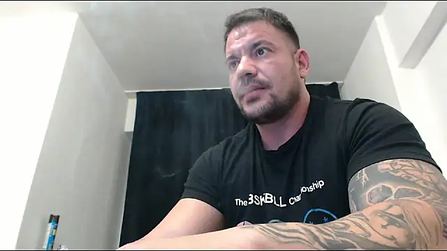 musclemonster31 online show from 12/06/24, 04:27