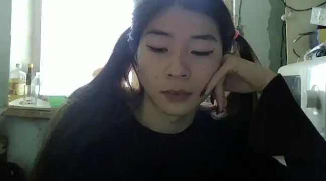 CarlyJoy online show from 11/25/24, 10:24