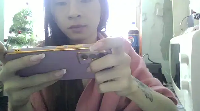 CarlyJoy online show from 12/24/24, 08:27