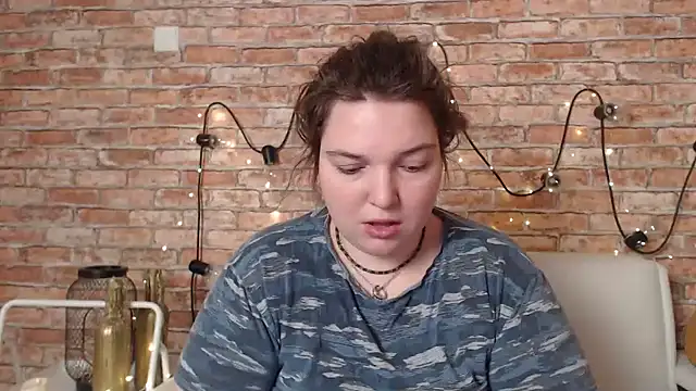 Amelia Kiss  online show from 11/23/24, 12:39