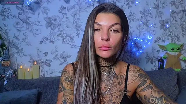 tattooedBabyy online show from 12/02/24, 06:13