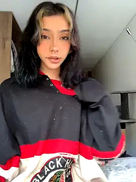 MIA CUUTE- online show from 12/04/24, 08:33