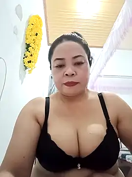 Sexy-bigtits2024 online show from 12/17/24, 12:22