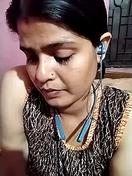 Hot Pakhi online show from 01/04/25, 05:12