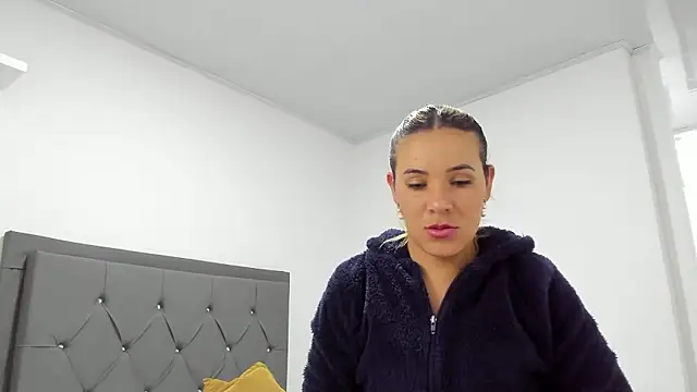 Hana Ferreira online show from 11/22/24, 03:17