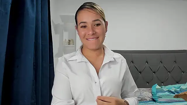 Hana Ferreira online show from 01/06/25, 12:02