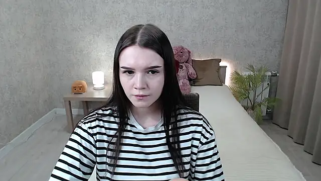 MiaSkyy online show from 11/28/24, 01:49