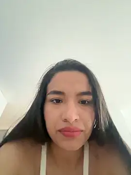 Victoria Castillo  online show from 11/11/24, 12:02