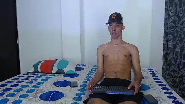 Hot Latinboys01 online show from 12/13/24, 04:34