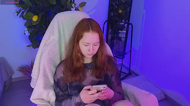 chloe nnaked online show from 12/22/24, 10:36