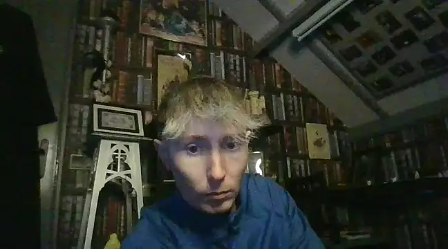 Slytherin-Boy009 online show from 01/07/25, 05:17