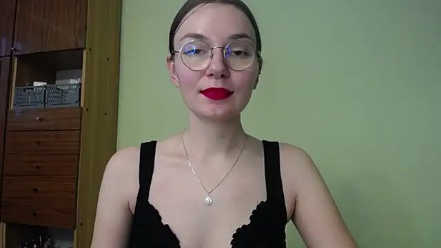 LooveELLYx online show from 11/19/24, 02:33