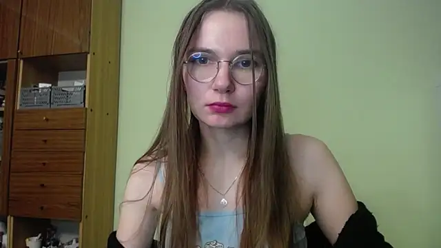 LooveELLYx online show from 12/05/24, 03:24