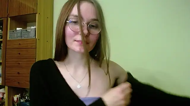 LooveELLYx online show from 11/25/24, 10:26