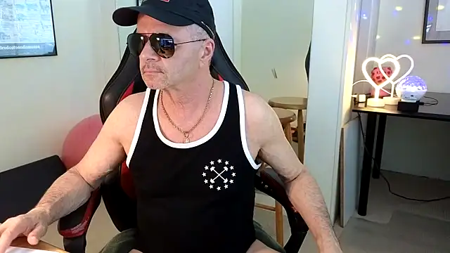 hotdadbod online show from 01/04/25, 09:43