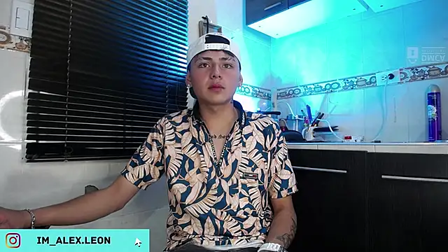 AlexLeon 18 online show from 11/22/24, 08:31