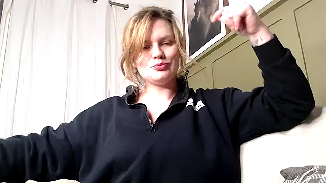 samanthaalice online show from 01/30/25, 06:47