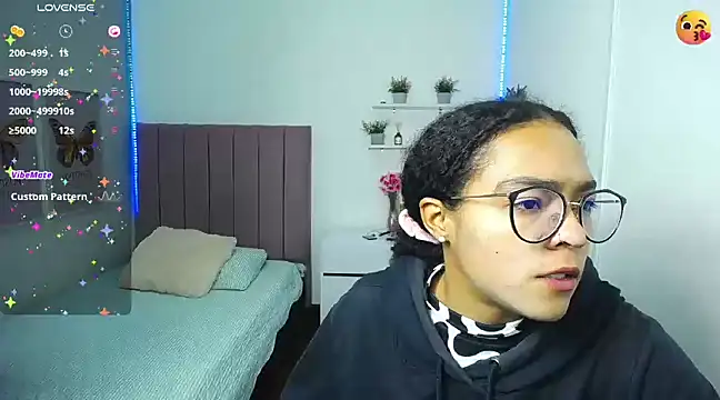 Nina lovee  online show from 11/29/24, 01:25