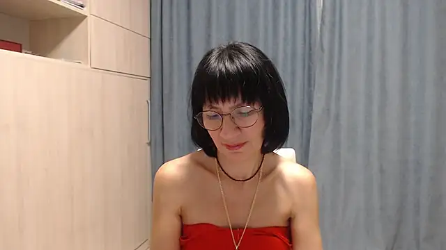 Erica95Bloom online show from 11/19/24, 02:33