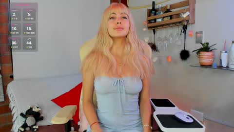 _hottie__ online show from 12/07/24, 11:38