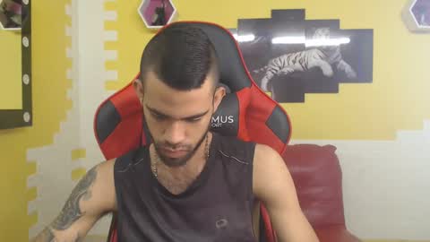 adri_sexboy online show from 12/18/24, 12:16