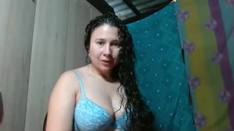 Adriana Tellez online show from 12/08/24, 03:41