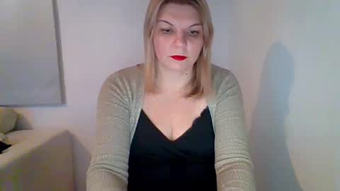 Adrianna online show from 12/19/24, 07:46