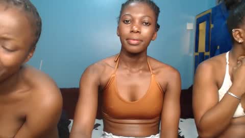 African Petite online show from 12/18/24, 06:26