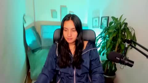 agata_mills online show from 12/10/24, 11:07