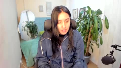 agata_mills online show from 11/28/24, 11:08