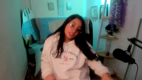 agata_mills online show from 12/19/24, 11:23