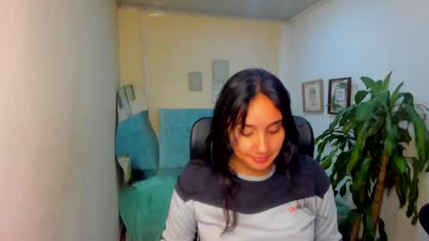 agata_mills online show from 12/07/24, 11:14