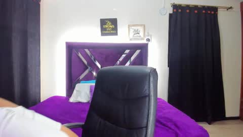 alaia_foxx online show from 02/07/25, 02:54