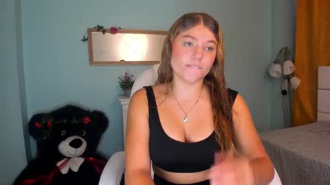 alaia_greyy online show from 12/03/24, 12:43