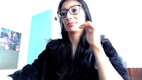 Alejandra online show from 12/16/24, 08:17