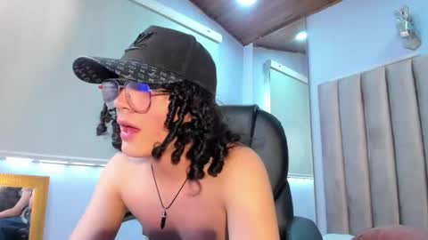 alexandreee__ online show from 01/30/25, 07:31