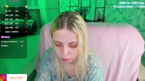 alice_halle online show from 12/10/24, 03:47