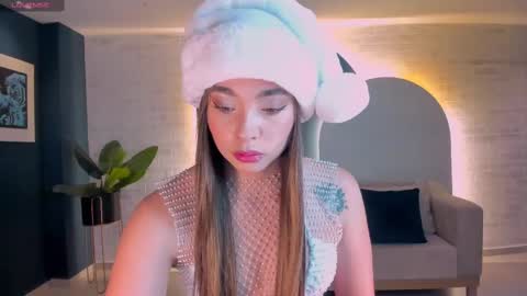  Alina K  online show from 12/10/24, 11:51