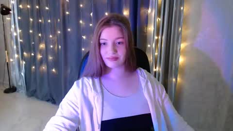 aliseemoon online show from 12/12/24, 04:19