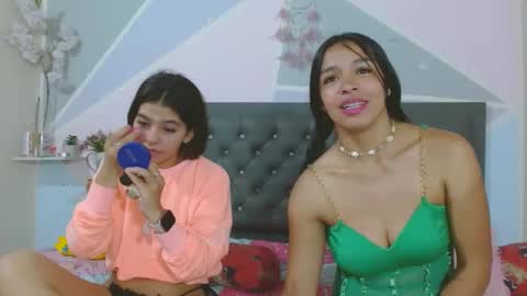 andrea_meza18 online show from 11/15/24, 02:37