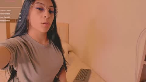 andreita__bustamante online show from 12/14/24, 03:03