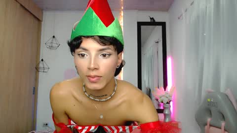 Alana online show from 12/22/24, 12:39