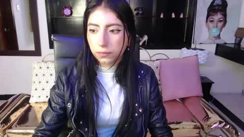 angela_diaz_ online show from 01/10/25, 11:55