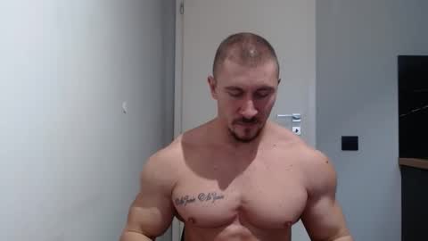  ------- SEX SHOW WITH GUYS AND GIRLS  MUSCLE SHOW online show from 12/03/24, 12:54