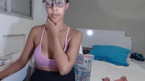 Anielly Fernandez online show from 01/07/25, 11:33