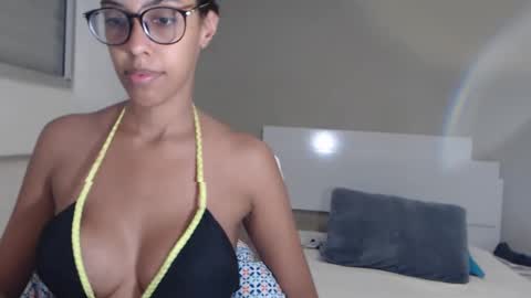 Anielly Fernandez online show from 12/29/24, 08:43