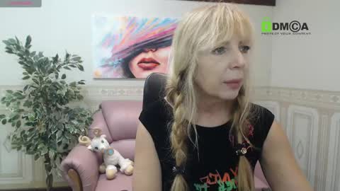 Anna Ditrih online show from 12/06/24, 12:40