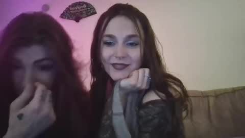 annaskylar online show from 12/18/24, 11:04