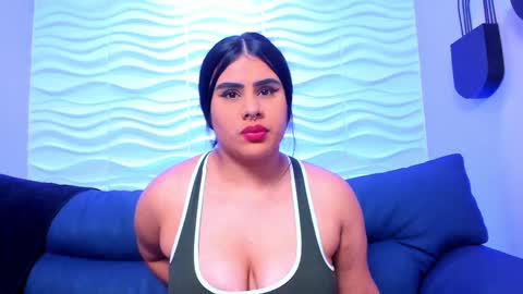 antonellarose__ online show from 11/19/24, 07:35