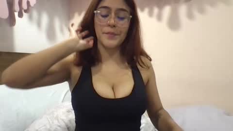 aria_andradee online show from 11/13/24, 12:50